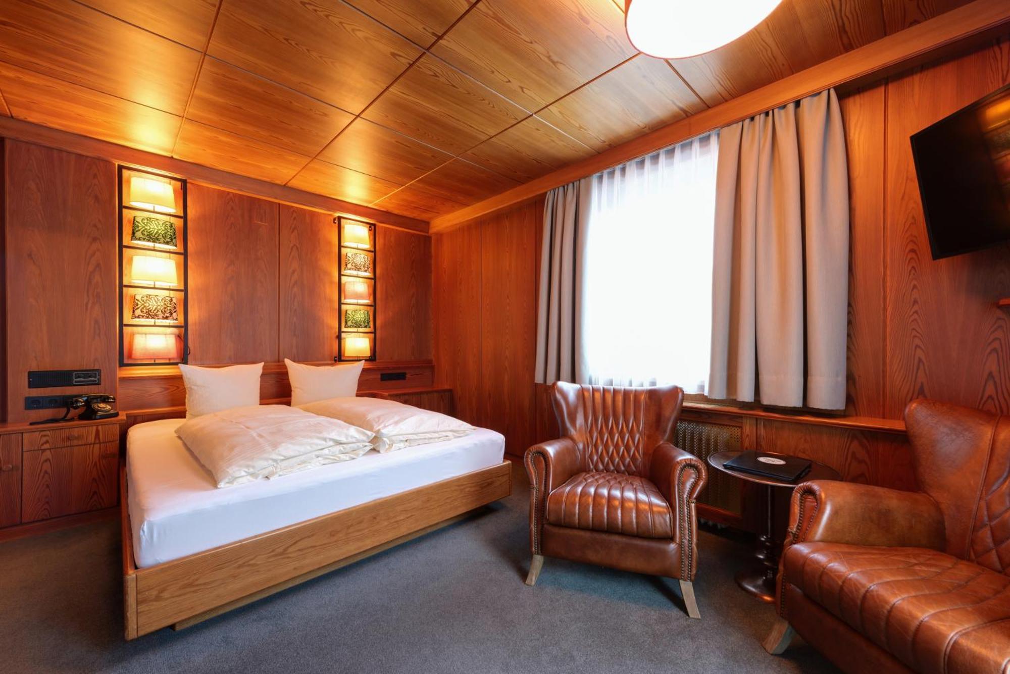 Hotel Pension Kirchplatz Sankt Anton am Arlberg Pokoj fotografie
